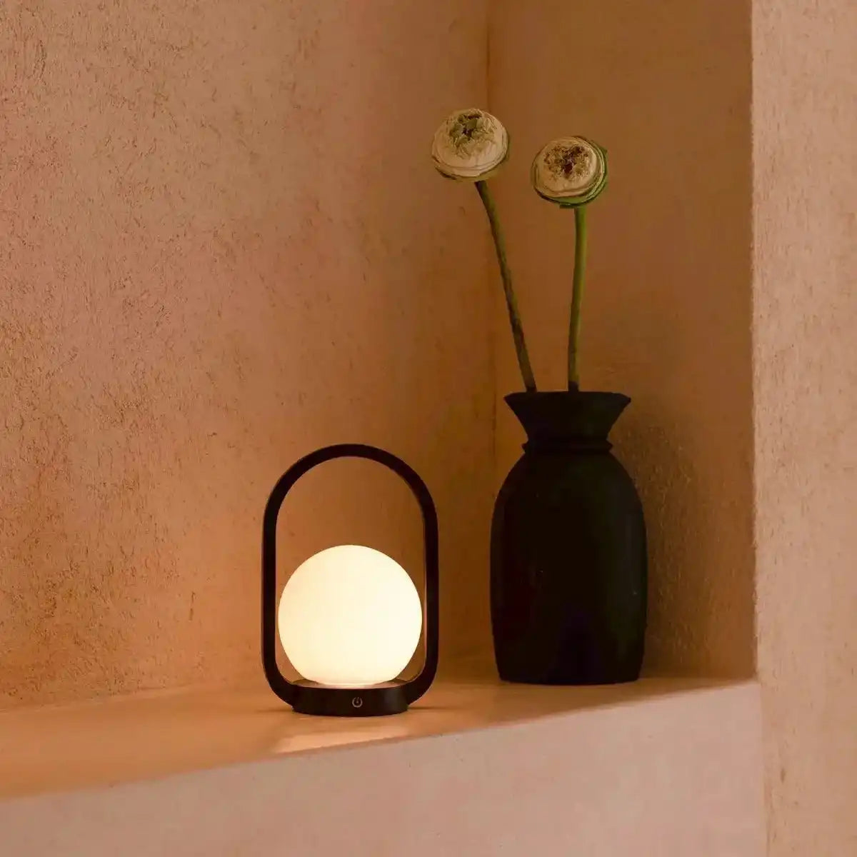Skye dunkelbraune kabellose Holzlampe | Wiederaufladbares und dimmbares Design