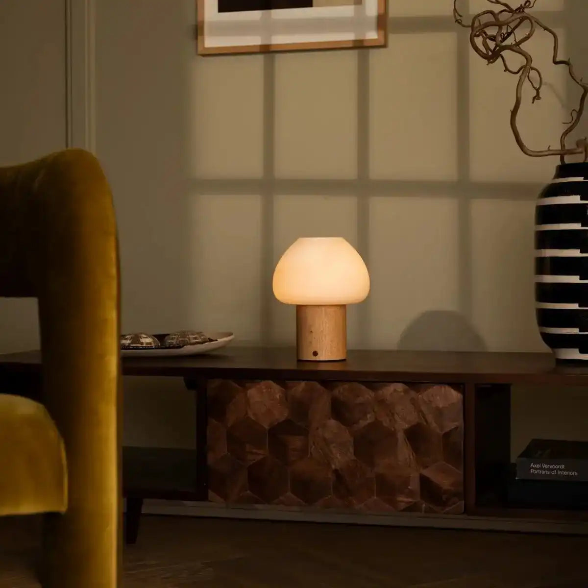 Fynn Hellbraune Holzlampe – wiederaufladbar, dimmbar und stilvoll