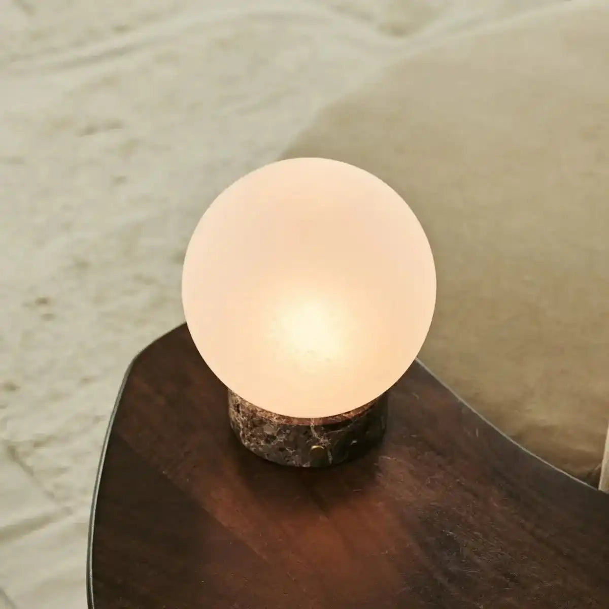 HEEM BROWN / KEPERADOR DARK - Marmoraufladbarer Tischlampe - 3 helle Modi, schnurlos und mit Glas austauschbarer Lampenschirm