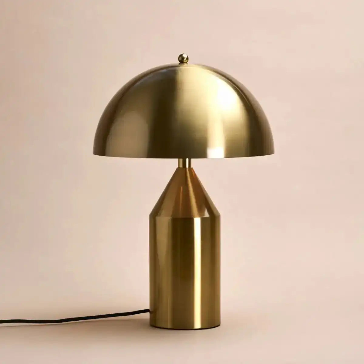 Otto Gold Dressoir Lamp – Stilvolle Tischlampe aus Metall für jeden Raum