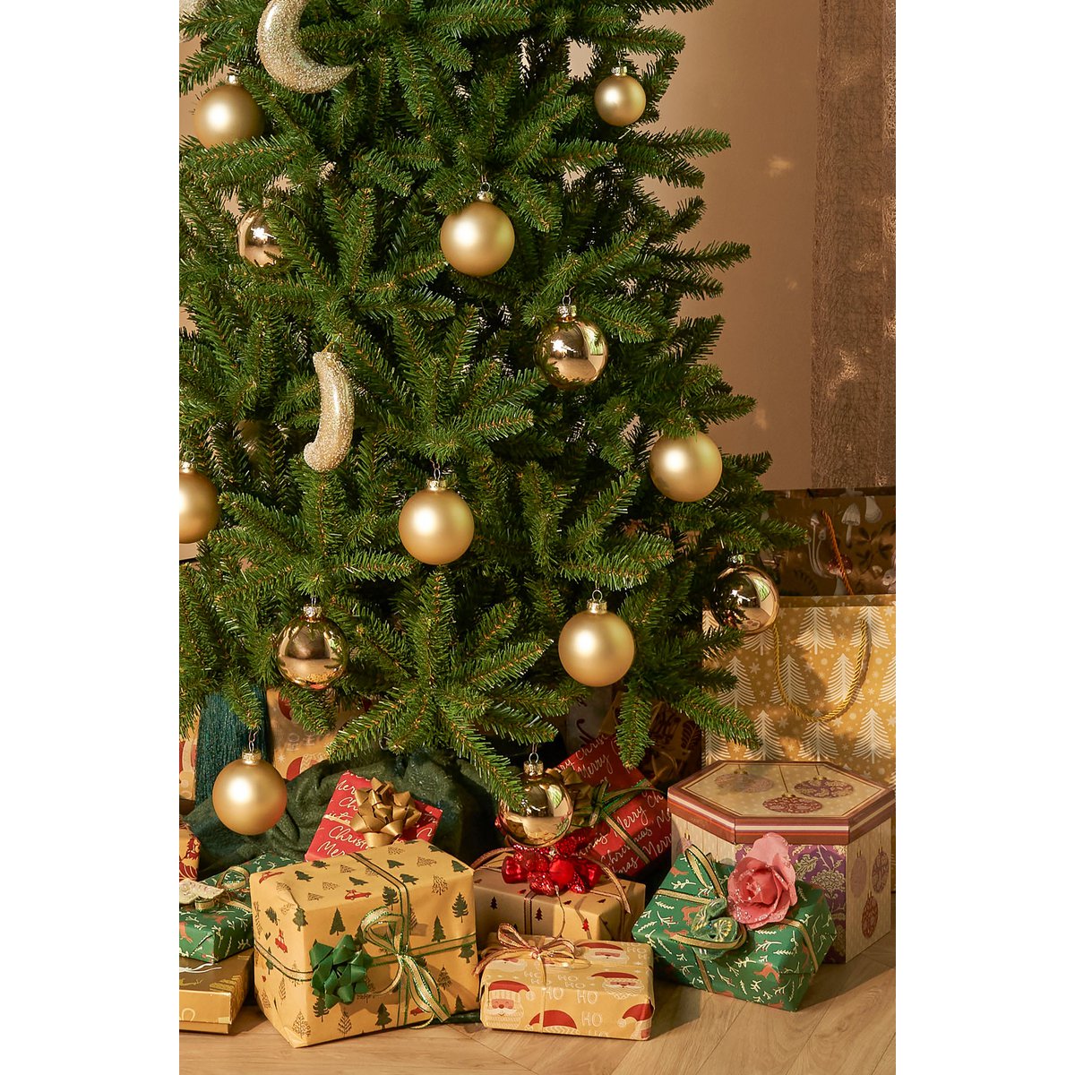 Schmaler künstlicher Weihnachtsbaum Matterhorn – H260 x Ø109 cm – Grün