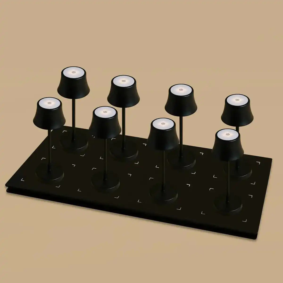 Kombi-Set Professional – 8 x De Pijp Mini Midnight Black wiederaufladbare Tischlampen & 1 x Central Station kabellose Ladestation mit Qi-Technologie