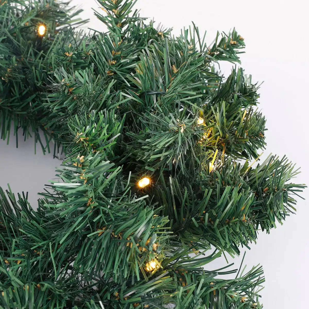 2er Set künstlichen Weihnachtsbäumen und 1 Weihnachtskranz mit LED -Beleuchtung - grün gefrostet