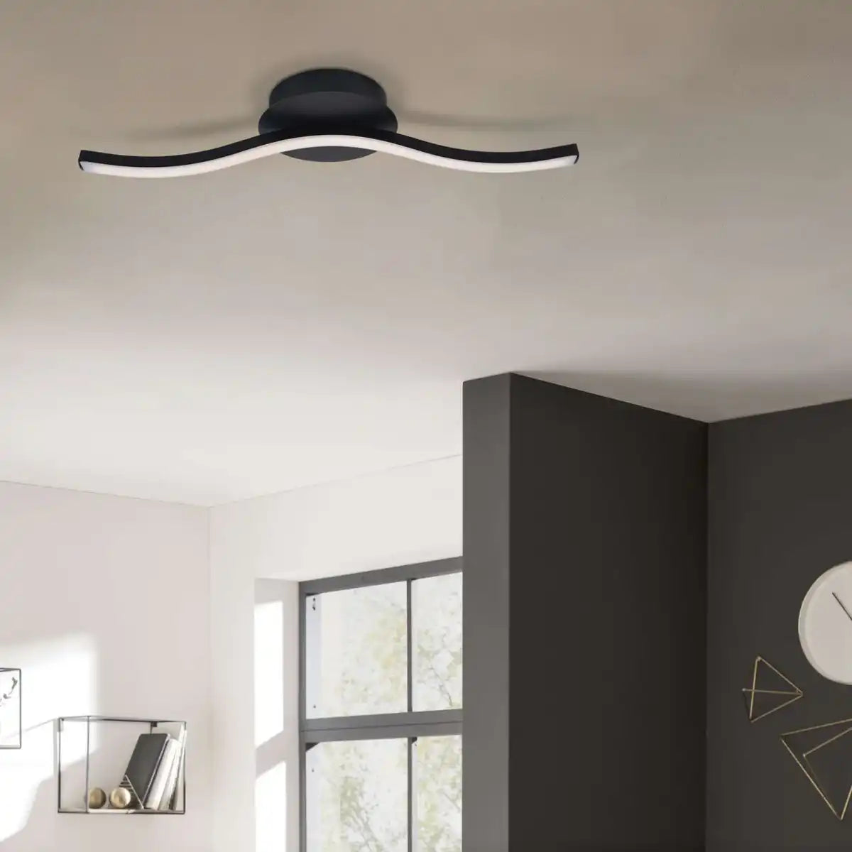 LED Wand-/Deckenleuchte "ONDA", Deckenlampe aus Metall und Kunststoff in Schwarz, mit fest verbauten LEDs, Beleuchtung für Wohnzimmer, Büro oder Nachttisch 45 cm lang