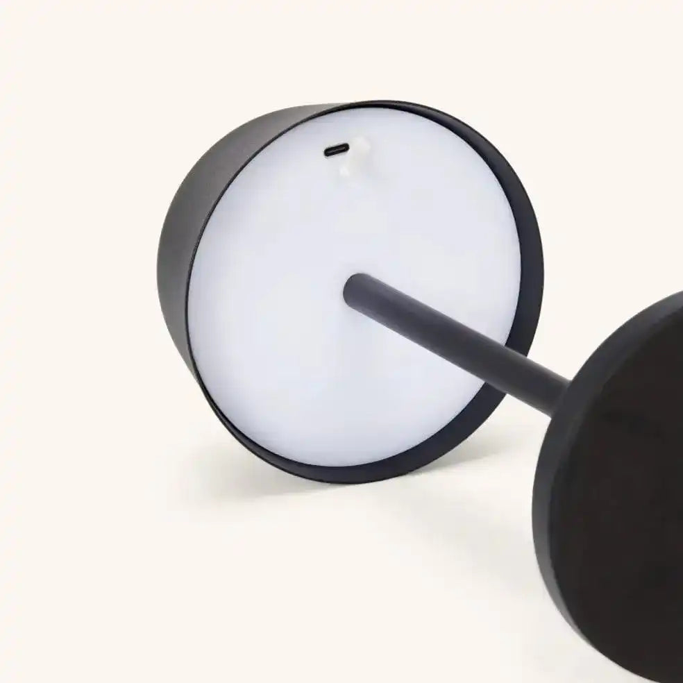 Anton Black wiederaufladbare Tischlampe | Stilvolle und kabellose Beleuchtung