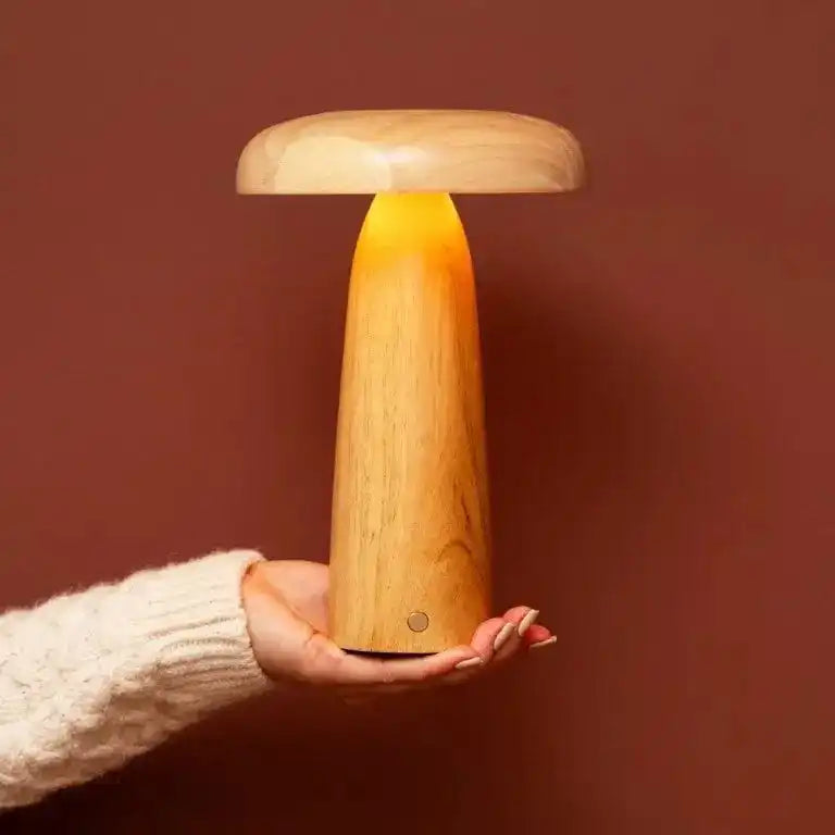 Lennart Tischlampe aus Holz – wiederaufladbare, dimmbare und kabellose Beleuchtung