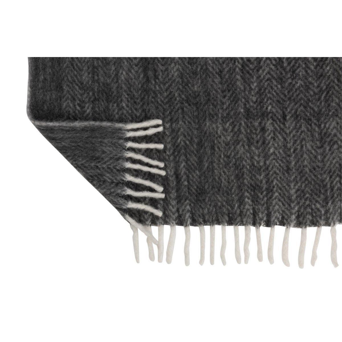 J-Line Plaid – Polyester – schwarz/weiß – 190 x 136 cm