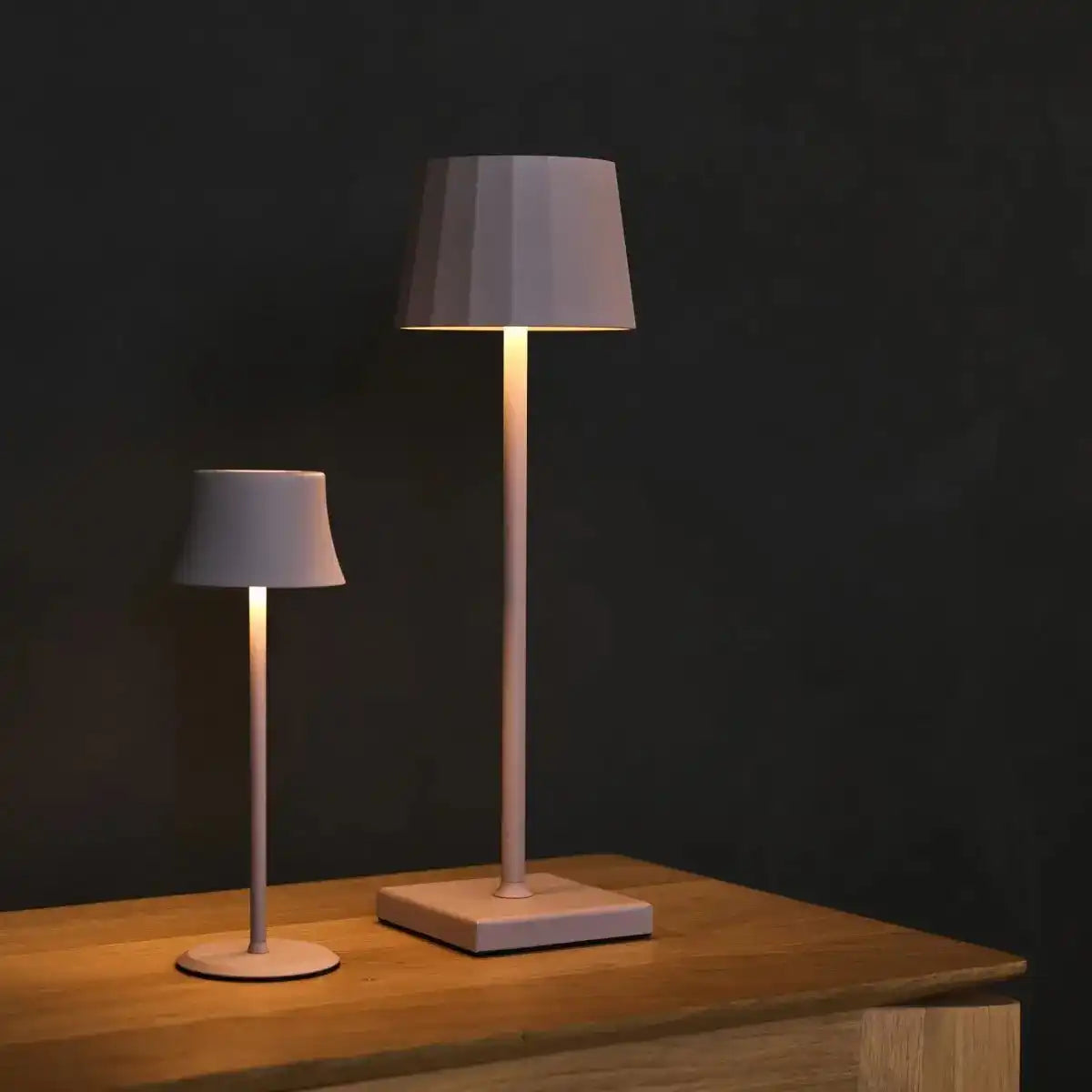 William Koala Brown Wiederaufladbare Eisen-Tischlampe – dimmbar, USB-C-Aufladung, 120 Stunden Akkulaufzeit