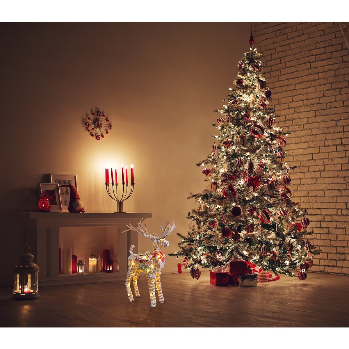 LED-Weihnachtsdeko "RENTIER" aus wetterfestem Kunststoff in natur, mit fest verbauten LEDs