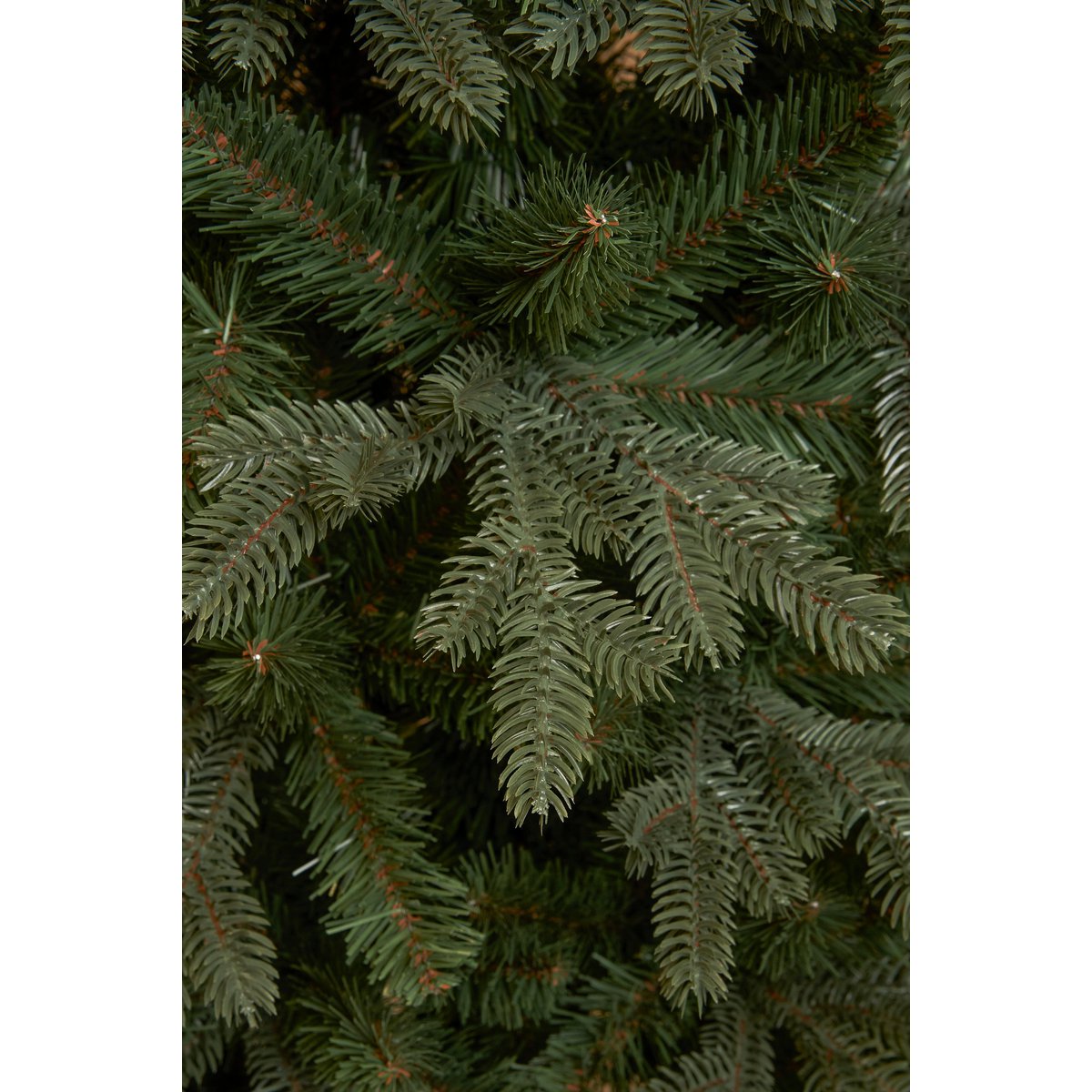 Schmaler künstlicher Weihnachtsbaum – H260 x Ø109 cm – Grün