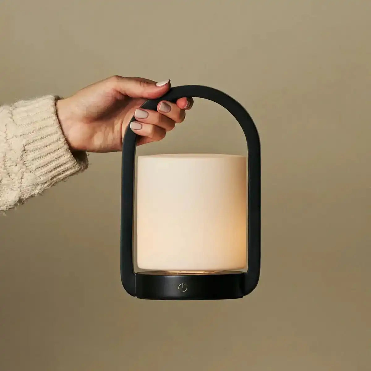 George dunkelbraune Holzlampe – wiederaufladbar, dimmbar und tragbar
