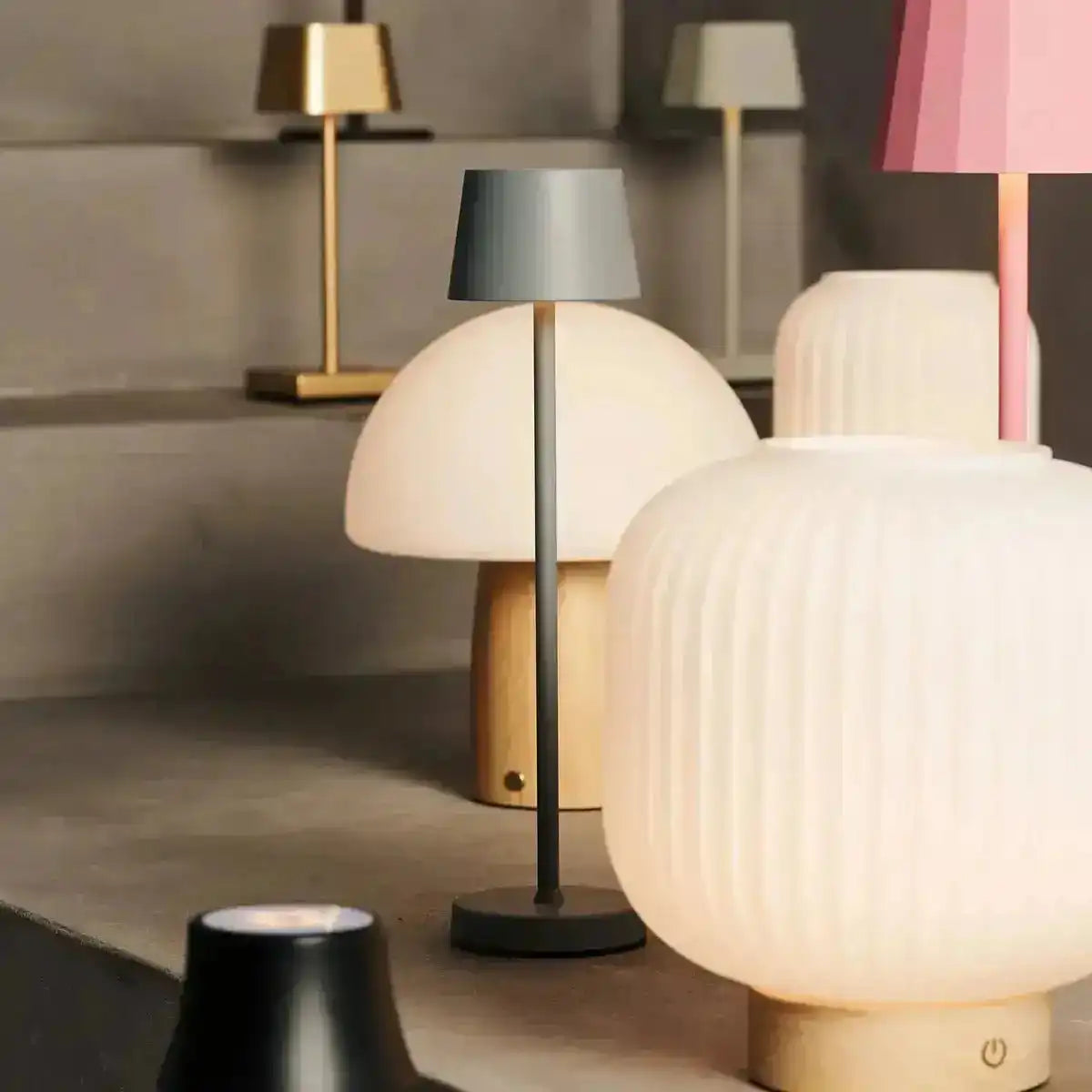 Zano hellbraune drahtlose Lampe mit Holz und Leinen - Stimmungsbeleuchtung, LED -Tischlampe mit Batterie
