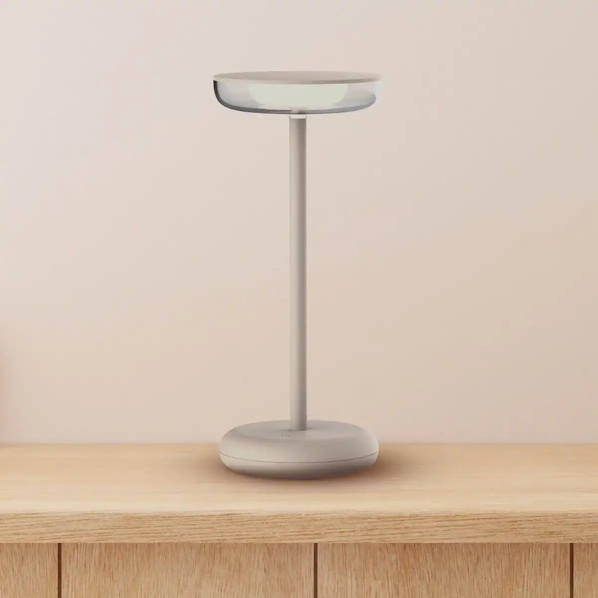 Akku-Tischleuchte "PASI" für Außen und Innen, aus Metall und Kunststoff in Beige, dimmbar, mit Touch- und Memory-Funktion, ca. 26 cm hoch