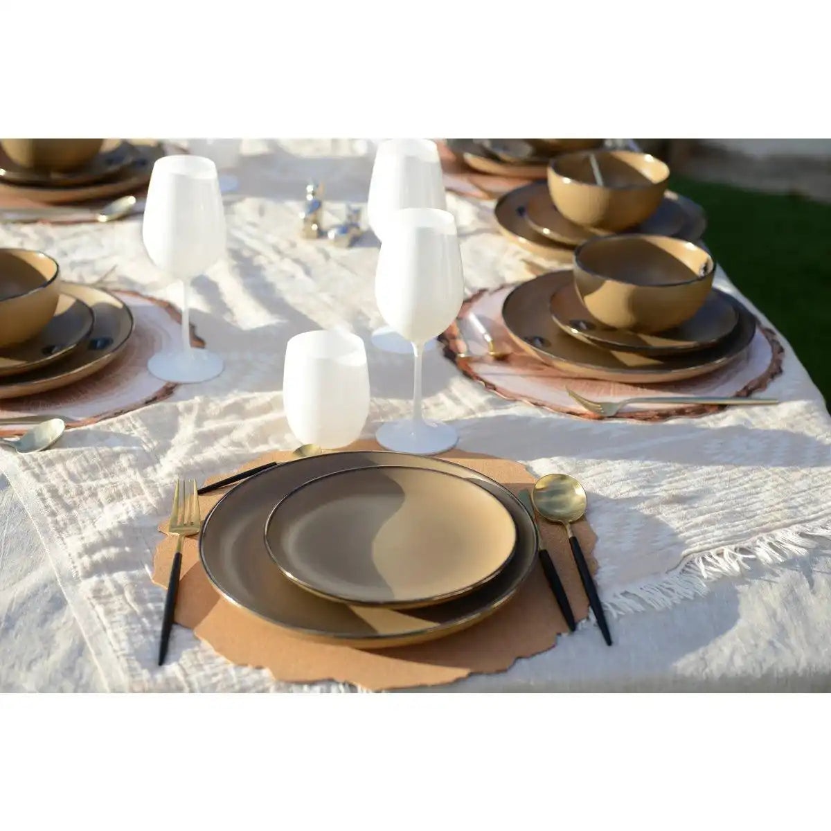 24 ZIMMER KÜCHE GOLD UND SCHWARZ - HomeDesign Knaus
