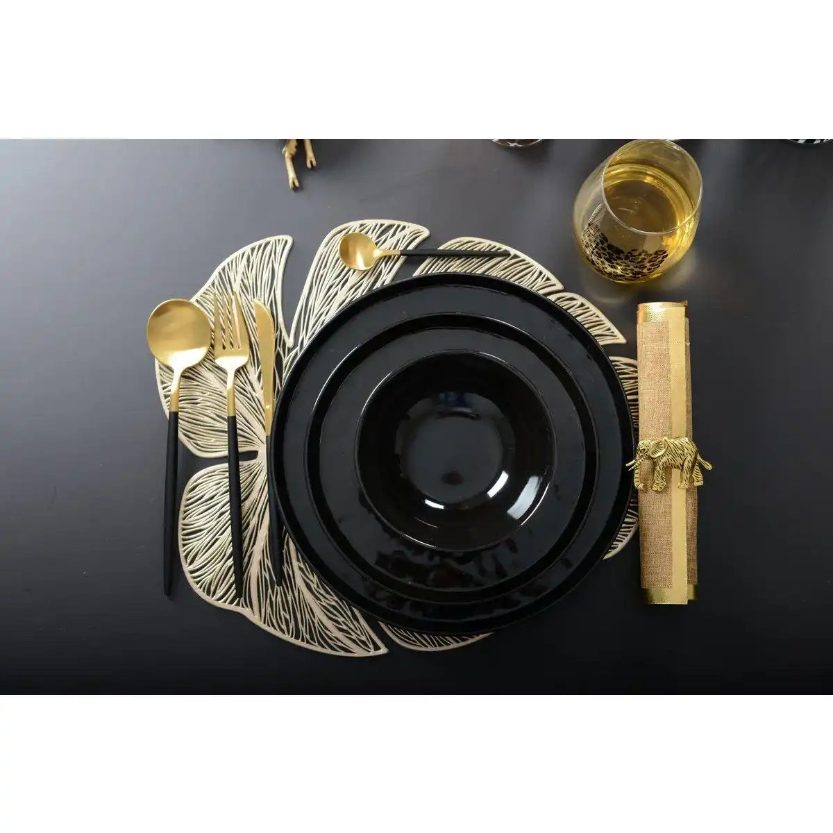 24 ZIMMER KÜCHE GOLD UND SCHWARZ - HomeDesign Knaus