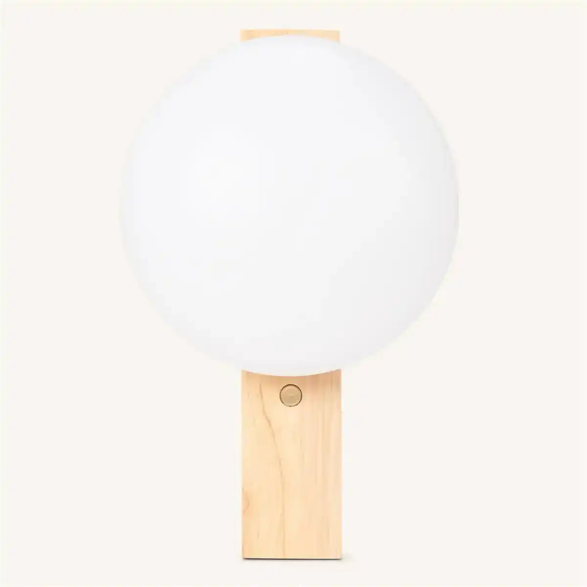 Matthew Hellbraun stilvolle, kordellose Holzwandlampe - wiederaufladbar und dimmbar