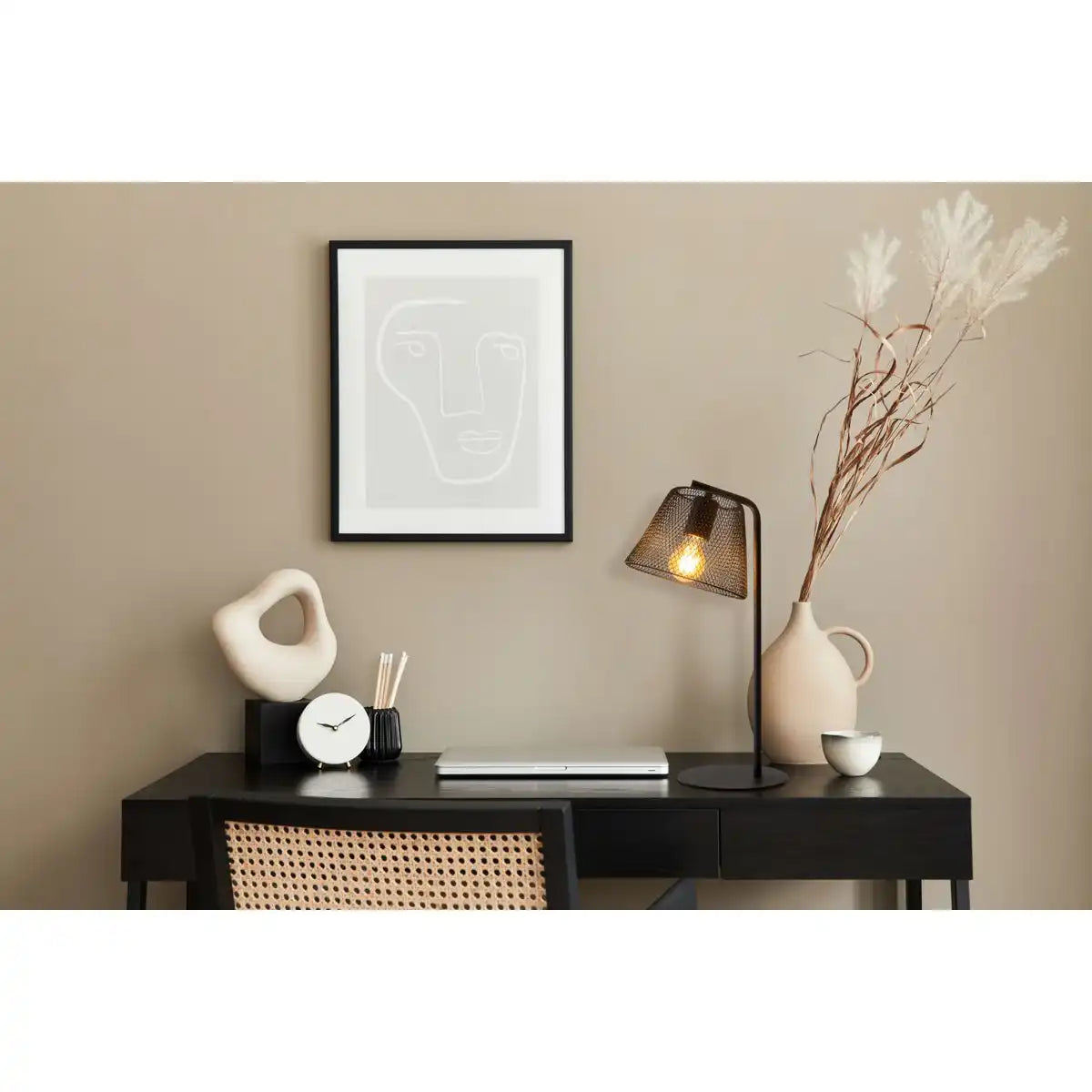 Tischleuchte "KORIE", Tischlampe aus Metall in Schwarz, mit E27-Fassung, 50 cm hoch, für Wohnbereich und Büro.