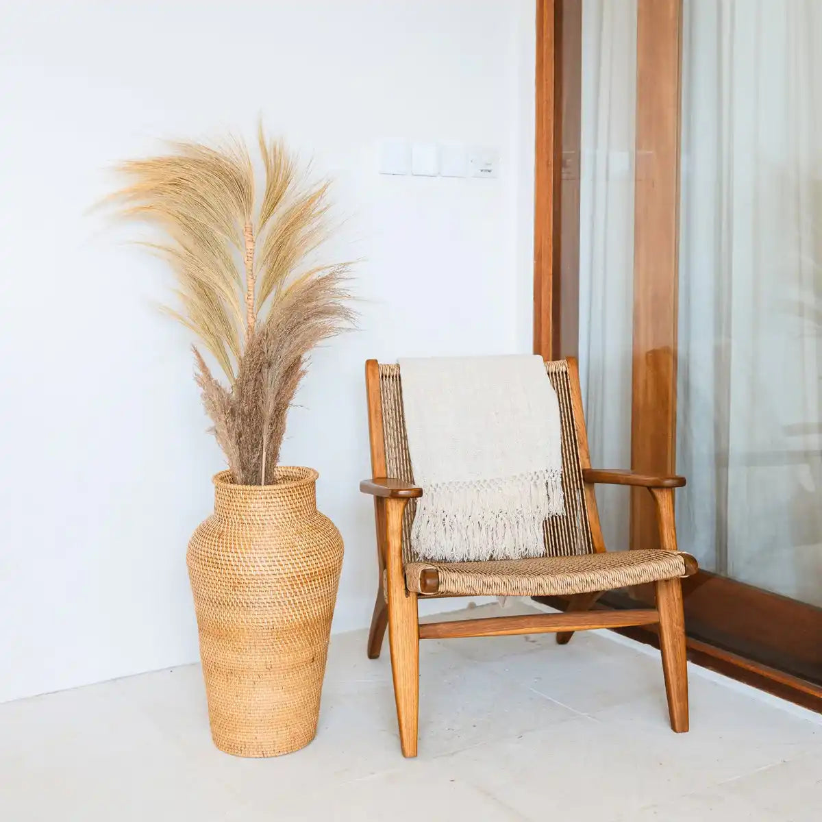 Geflochtene Rattanvase rund – Große Boho Dekovase – Vase hoch & schmal – Bodenvase handgefertigt aus Naturfasern (Ø 30 cm) KIDUNG
