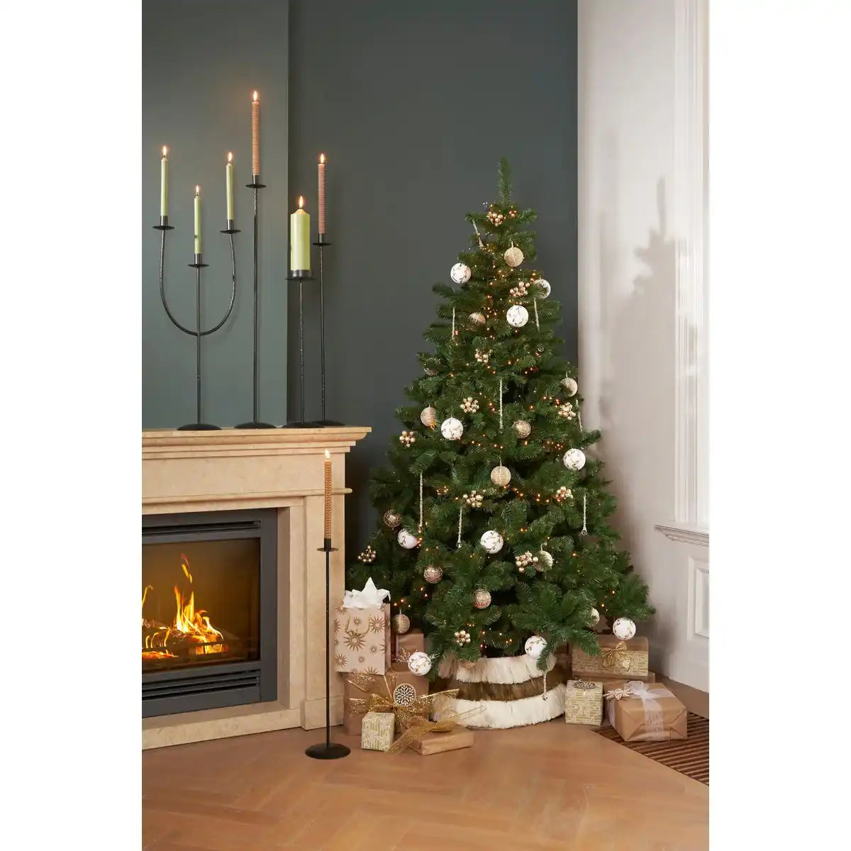 Forrester Künstlicher Weihnachtsbaum – H230 x Ø142 cm – Grün