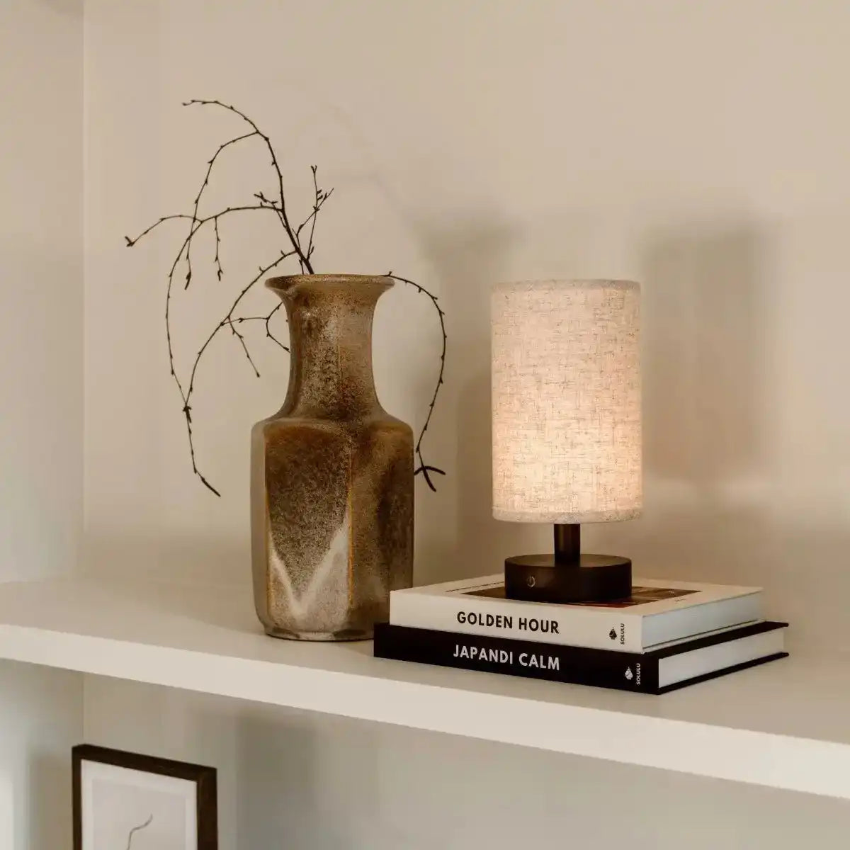 Ben dunkelbraune Holztischlampe-wiederaufladbar, dimmbar, USB-C-Antrieb