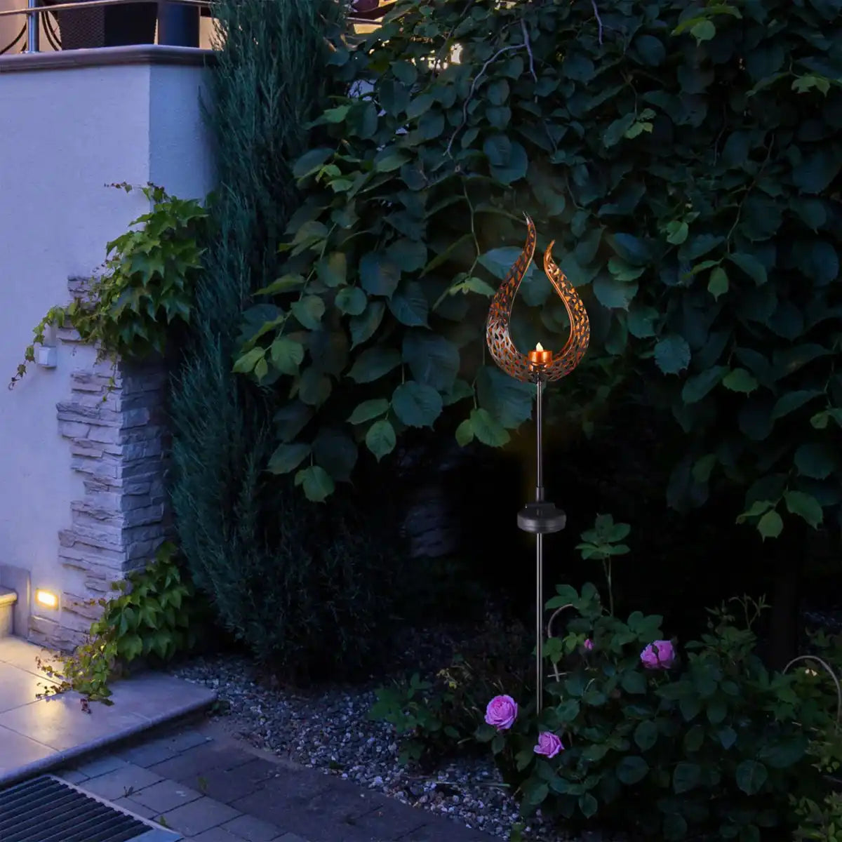 LED-Solar Erdspieß "Flamme" - Außen-Erdspieß aus Metall und Kunststoff in braun, mit integrierter LED
