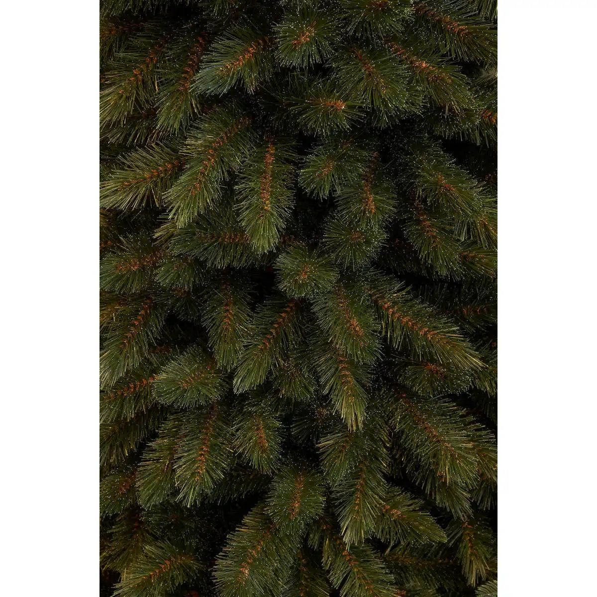 Schmaler künstlicher Weihnachtsbaum von Bristlecone – H215 x Ø89 cm – Grün