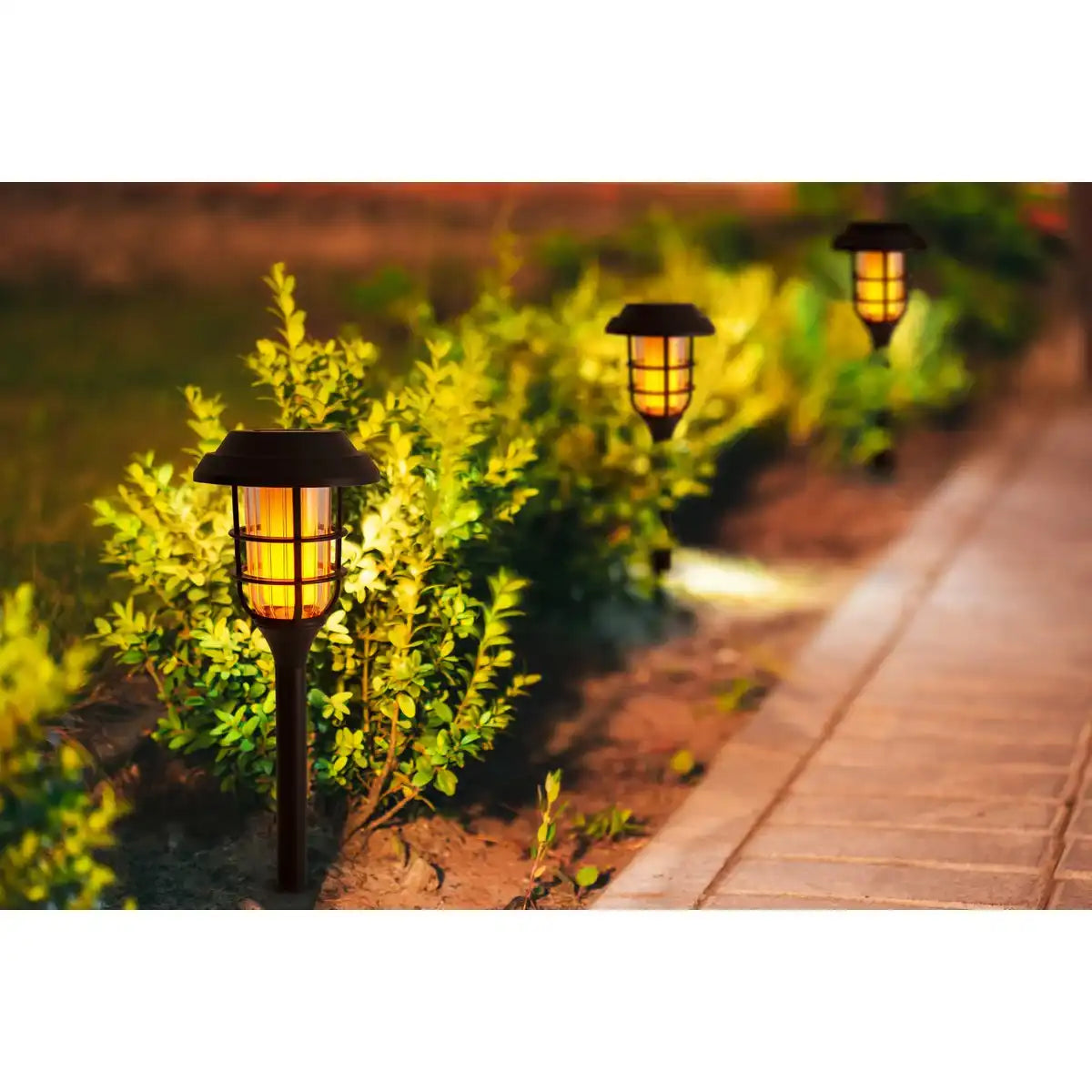 3er-Set LED-Outdoor-Erdspieß 34 cm hoch, Erdspieß aus schwarzem Kunststoff mit integrierter LED, Solarleuchte für Außen