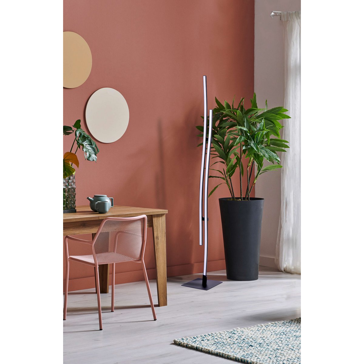 LED Stehleuchte "ONDA" h: 130cm, Stehleuchte, Metall und Kunststoff in Schwarz, integrierte LED, Beleuchtung für Wohnzimmer, Esszimmer oder Büro