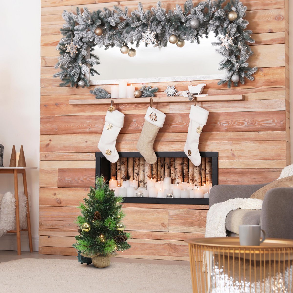 LED-Tannenbaum "NOEL" Außen-Deko aus Metall und Kunststoff in Grün und Gold, mit fest verbauten LEDs