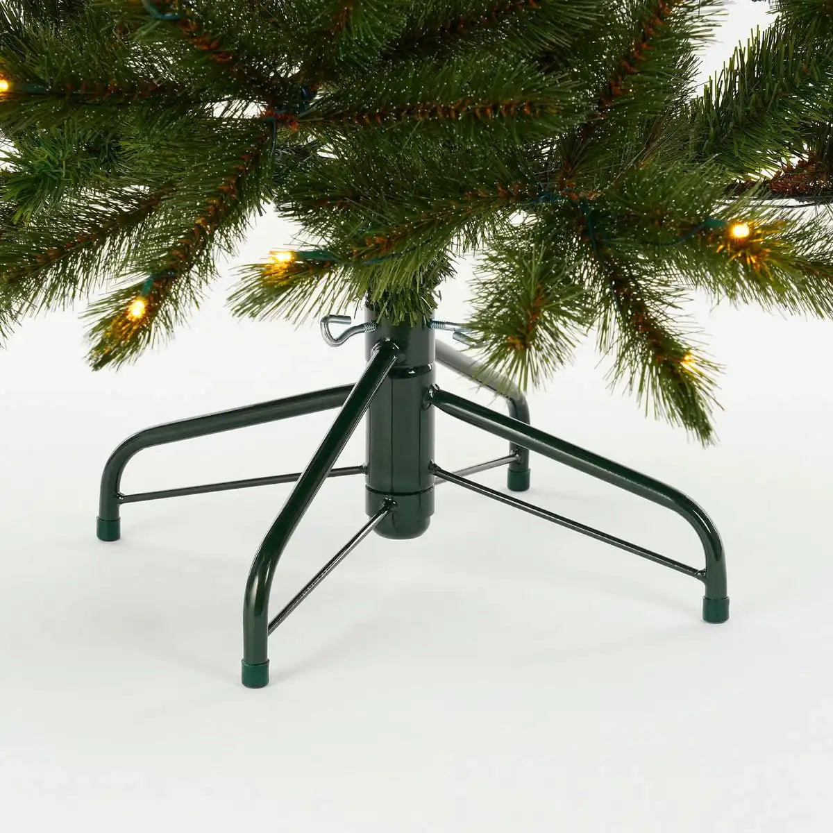 Künstlicher Weihnachtsbaum mit LED-Beleuchtung – H155 x Ø99 cm – Dunkelgrün