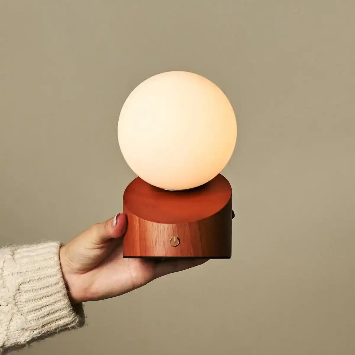 Morris Chestnut Brown Stylish wiederaufladbare Lampe-schnurlos, dimmbar, umweltfreundliches Design