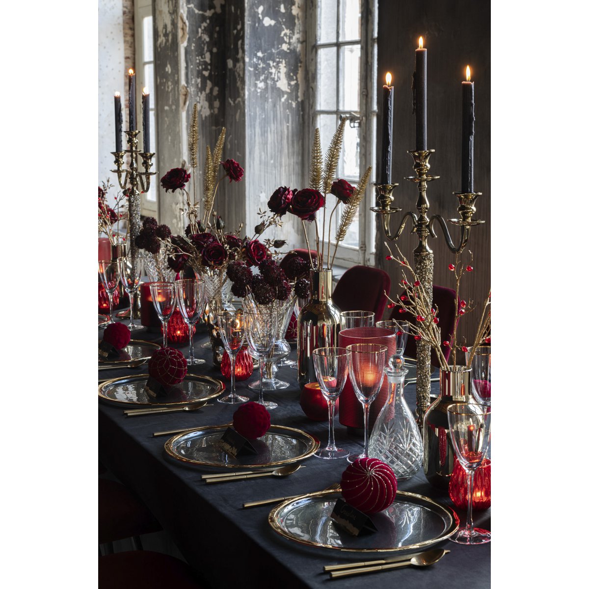 J-Line Box mit 4 Weihnachtskugeln, 2+2 Linien/kariertes Samtrot/Gold