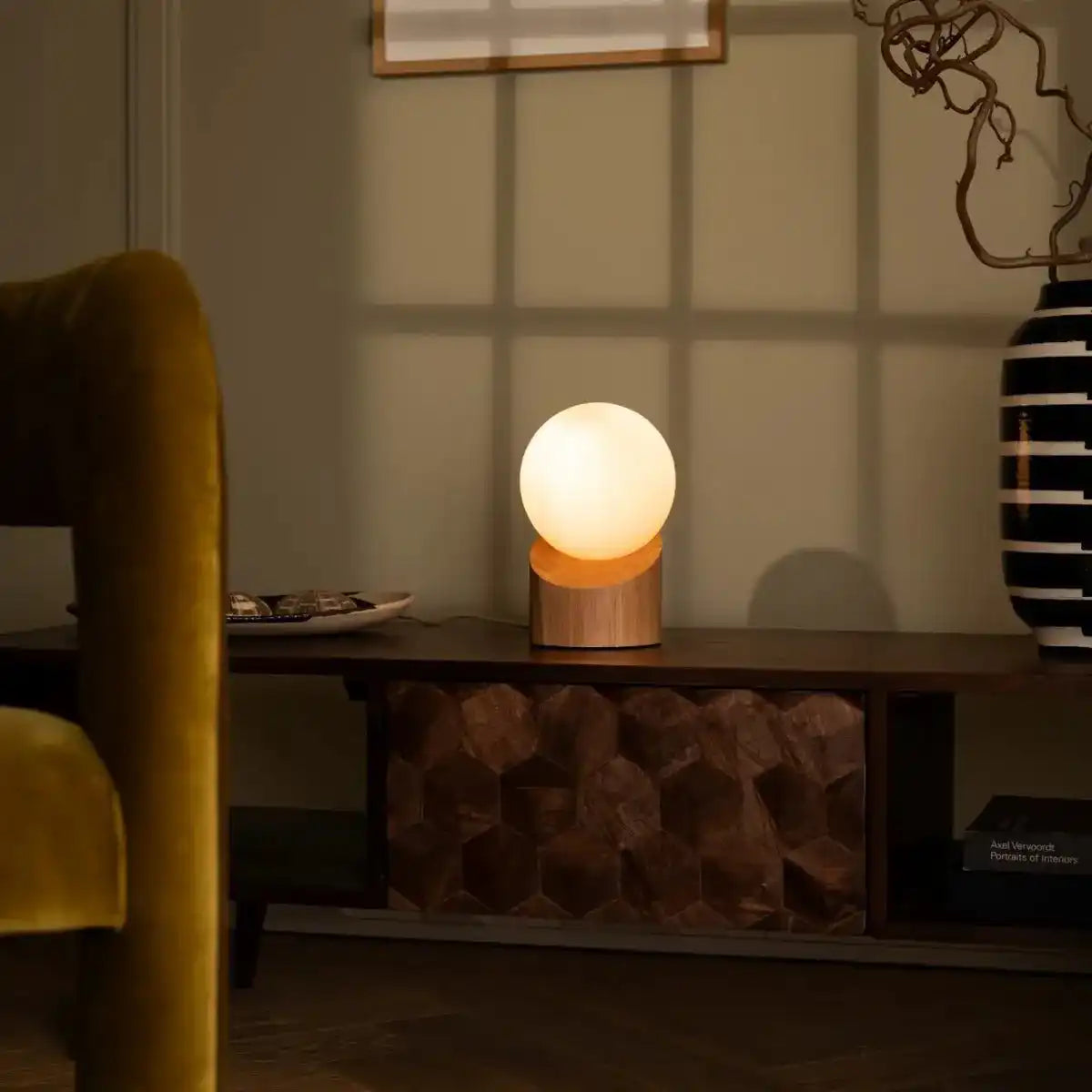 Quin hellbraune Holzlampe mit Kabel - nachhaltiges Gummiholz & Fröste Glas