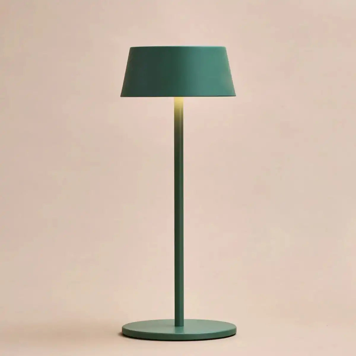 Hugo Sage Green Wiederaufladbare Tischlampe – Stilvoll, dimmbar und kabellos