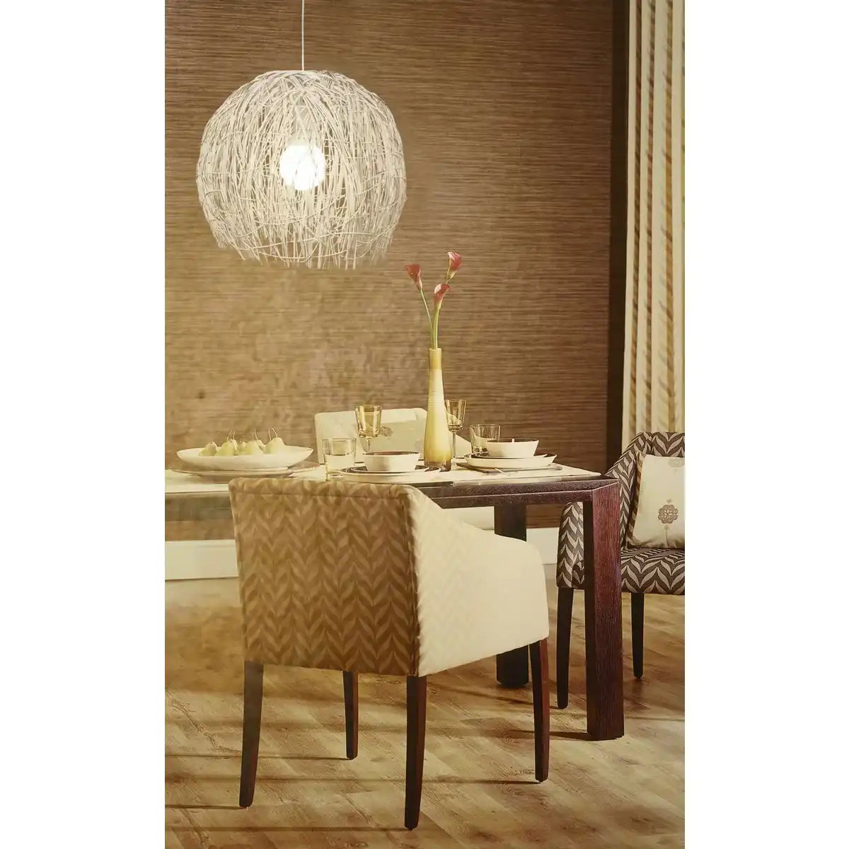 Korb-Pendelleuchte "STRUWEL" Ø 40, aus weißem Rattan, E27-Fassung.