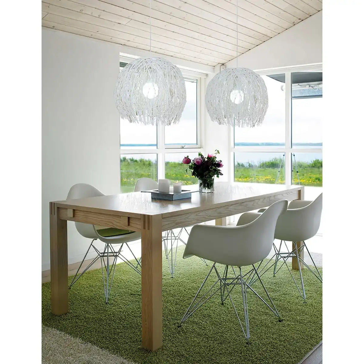 Korb-Pendelleuchte "STRUWEL" Ø 40, aus weißem Rattan, E27-Fassung.