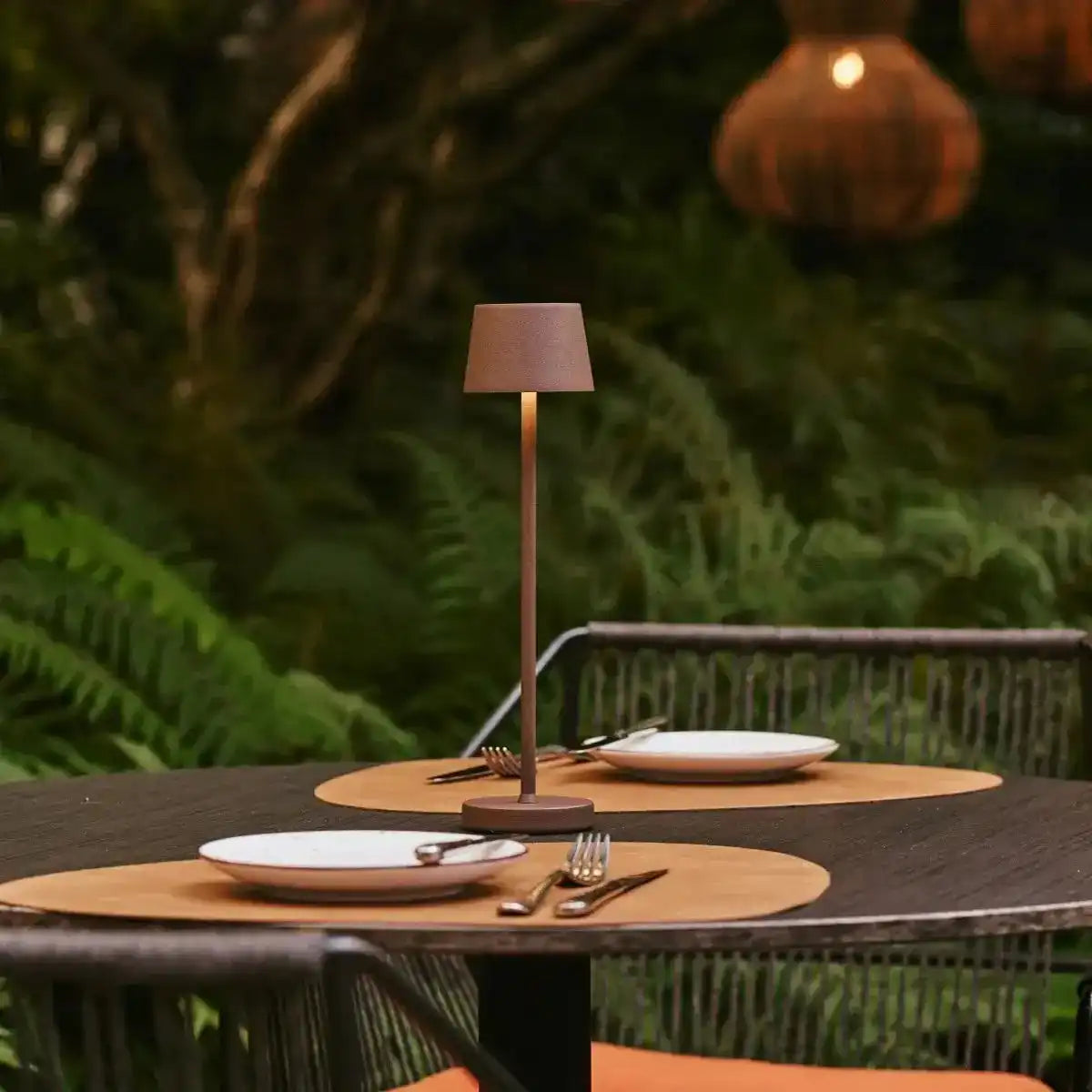 Vondel Mokka Brown wiederaufladbar und schnurloses Lampe perfekt für die Hotellerie - drahtlos wiederaufladbar über Ladestation