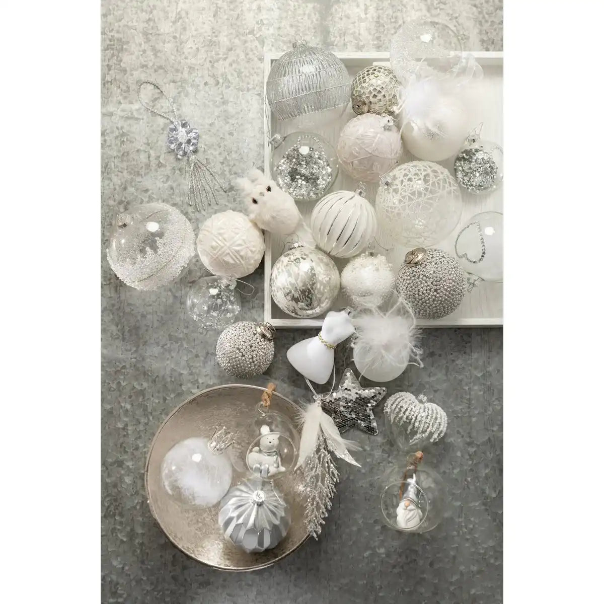 J-Line Box mit 4 Weihnachtskugeln aus Glas, glänzend/matt, Antiksilber, groß