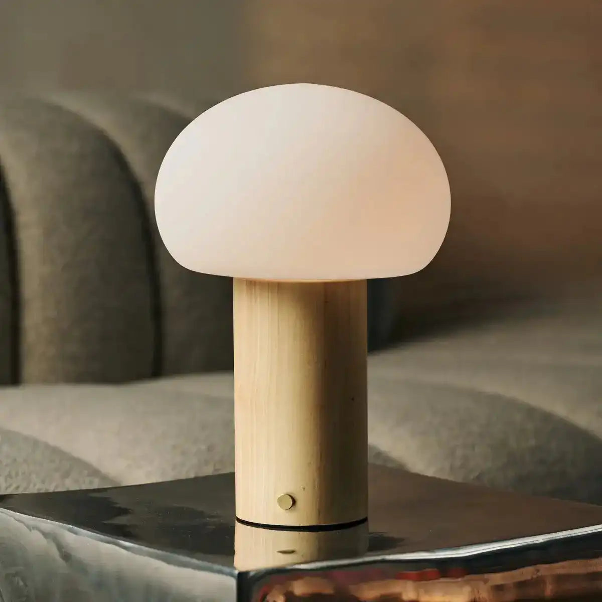 Sam hellbraunes Holztischlampe mit Glas & wiederaufladbarem Akku | Dimmbare und vielseitige Beleuchtung