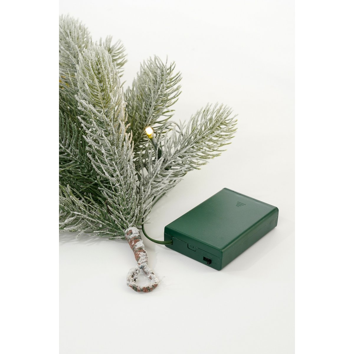 Girlande mit warmweißer LED-Beleuchtung – L270 cm – grün gefrostet