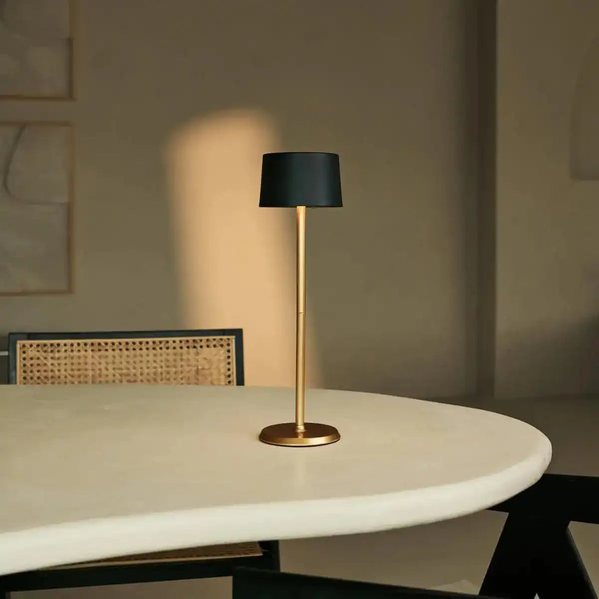 David Black & Gold wiederaufladbare Tischlampe 2 in 1 mit einstellbarer Höhe - dimmbar und kabellos mit 120 Stunden Akku