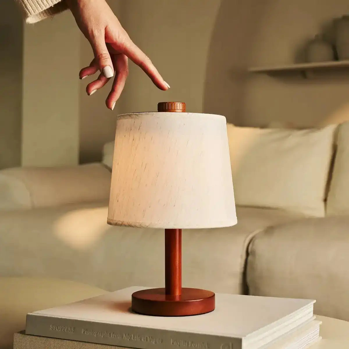 Rover Kastanienbraune Holzlampe - wiederaufladbar, schnurlos und dimmbarer Schatten