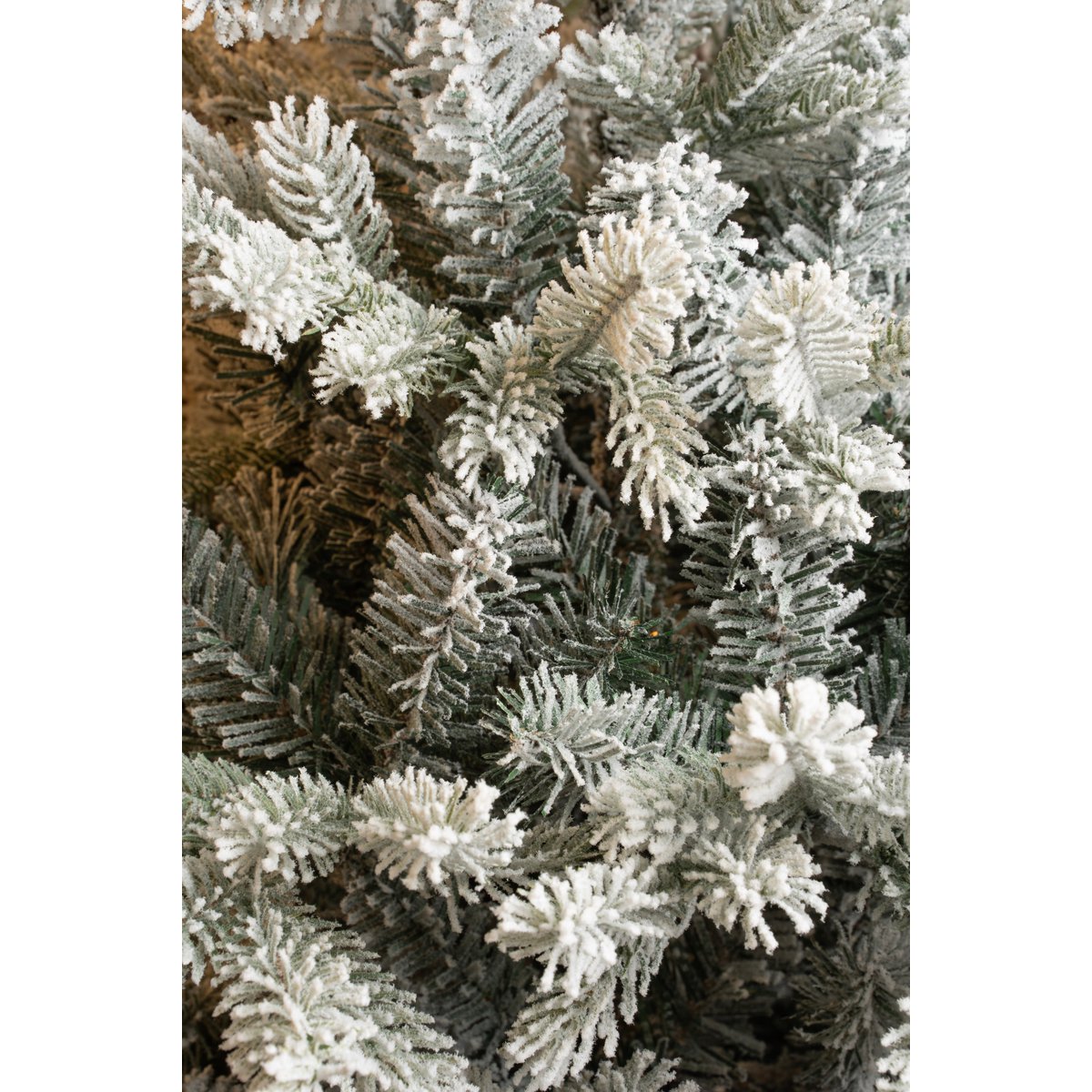 Künstlicher Weihnachtsbaum – H185 x Ø132 cm – Grün gefrostet