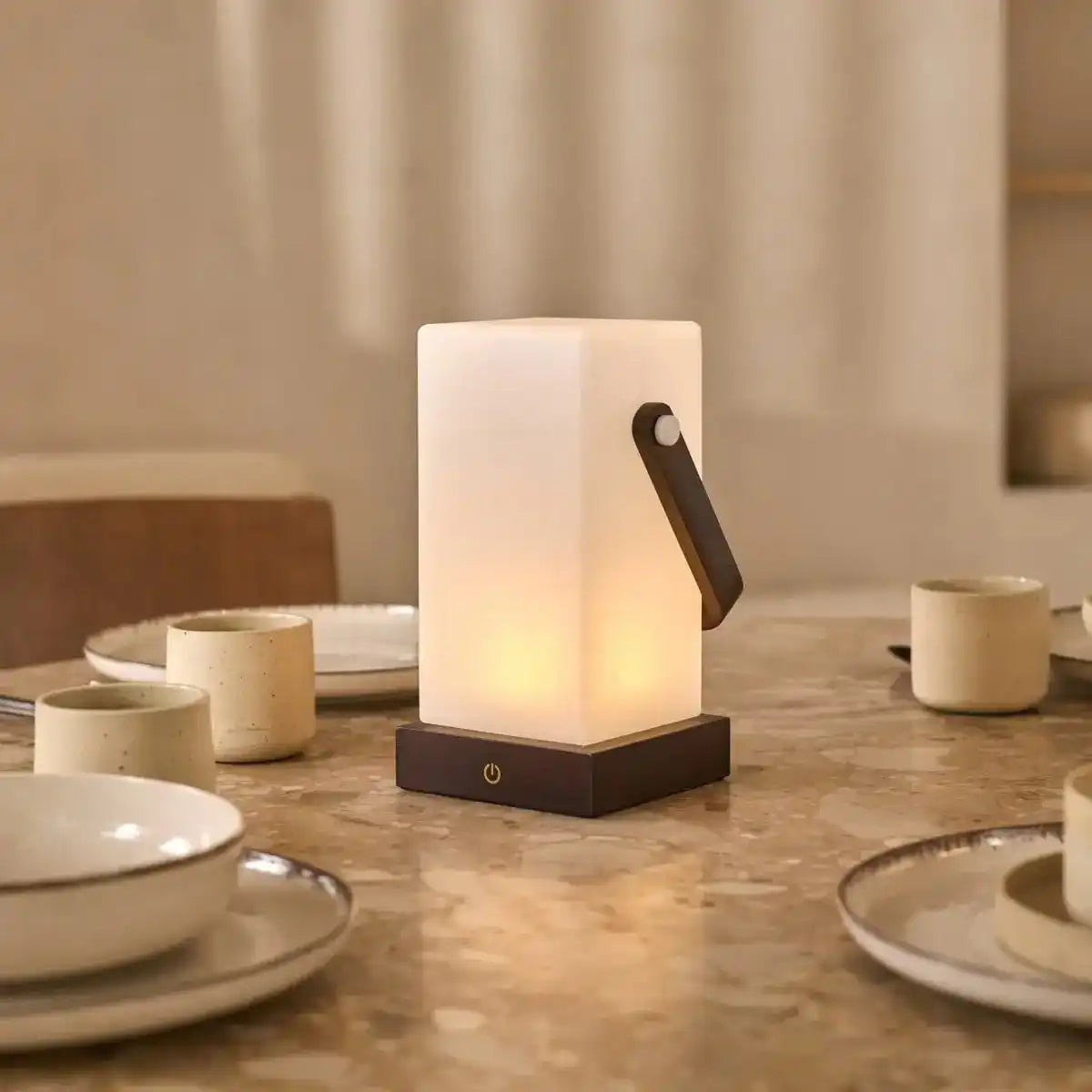 Harper dunkelbraune Holzlampe – kabellose wiederaufladbare Tischlampe mit Griff