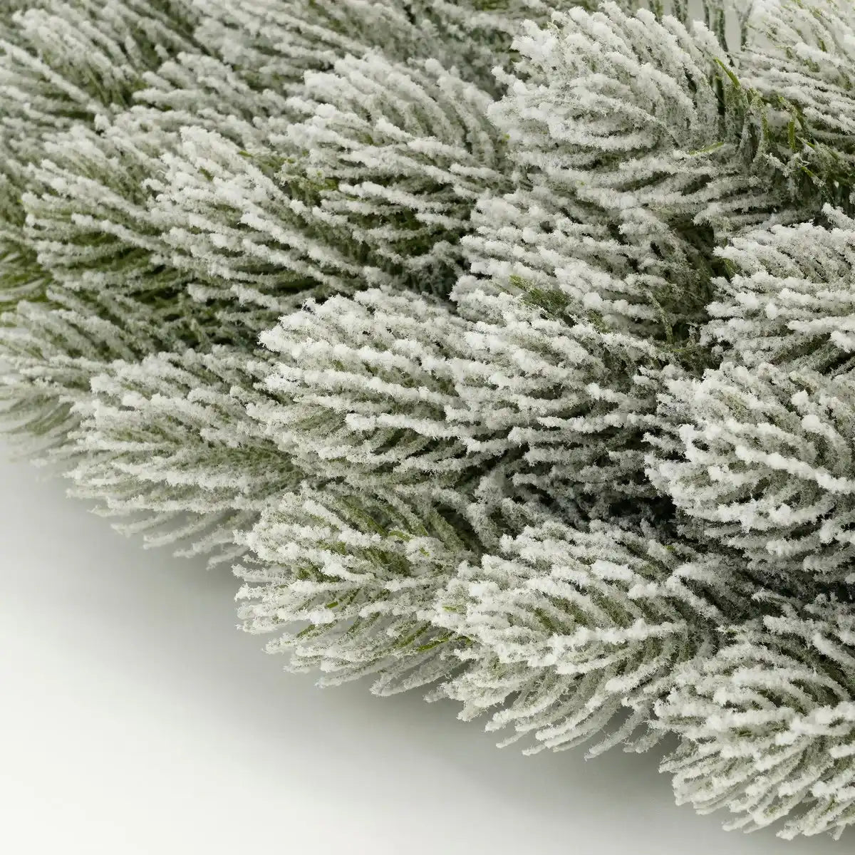 Nigata Weihnachtskranz – Ø60 cm – Grün gefrostet