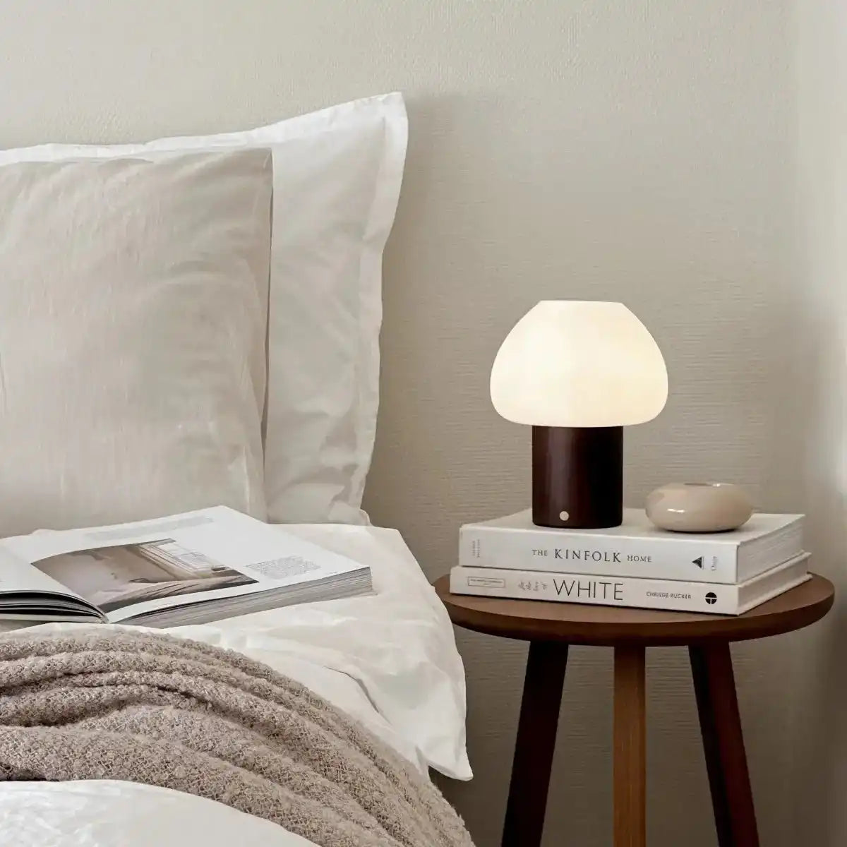 Dunkelbraune Holzlampe Fynn – wiederaufladbares und dimmbares Licht