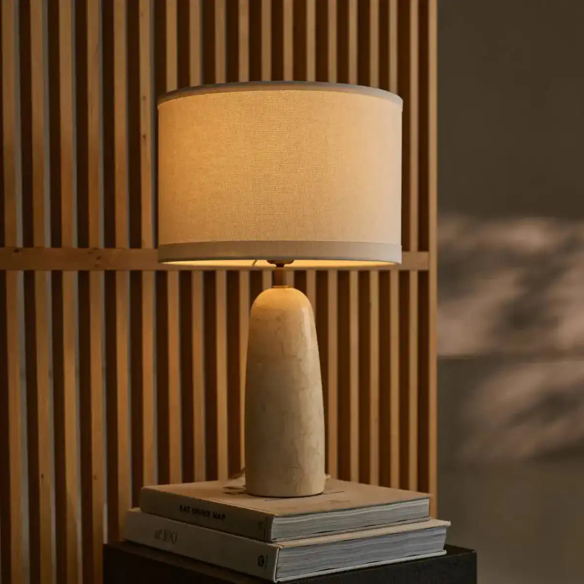 Charlotte Marmorlampe mit Baumwollschirm – Elegante Beleuchtung für Ihr Zuhause