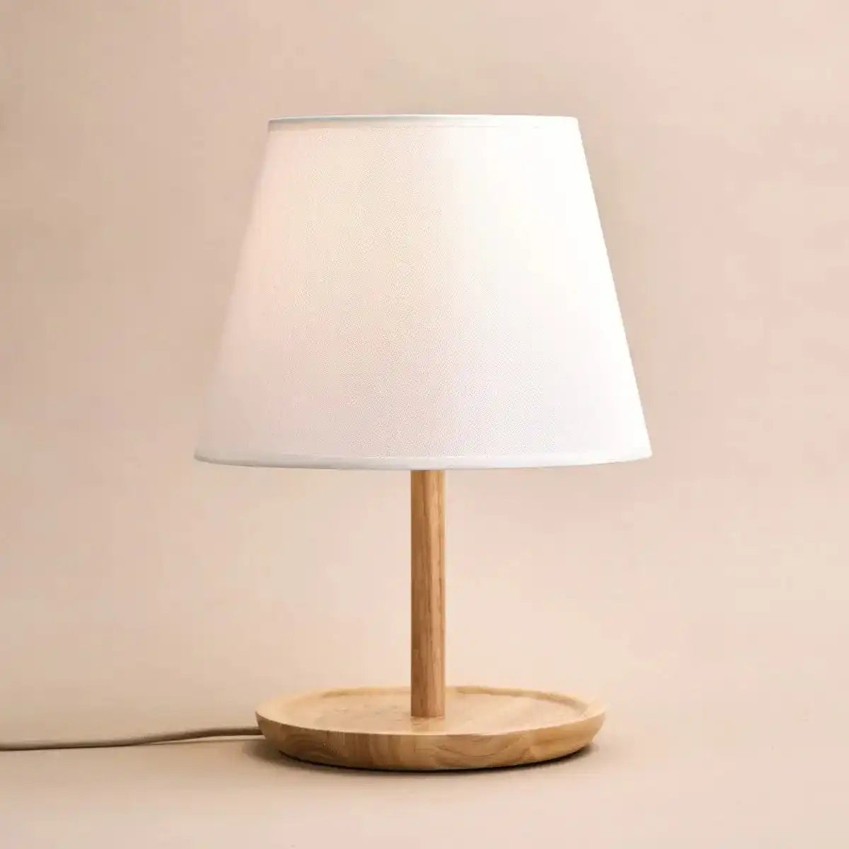 Emily hellbraune Holzlampe mit Kabel - handgefertigtes nachhaltiges Design für Zuhause