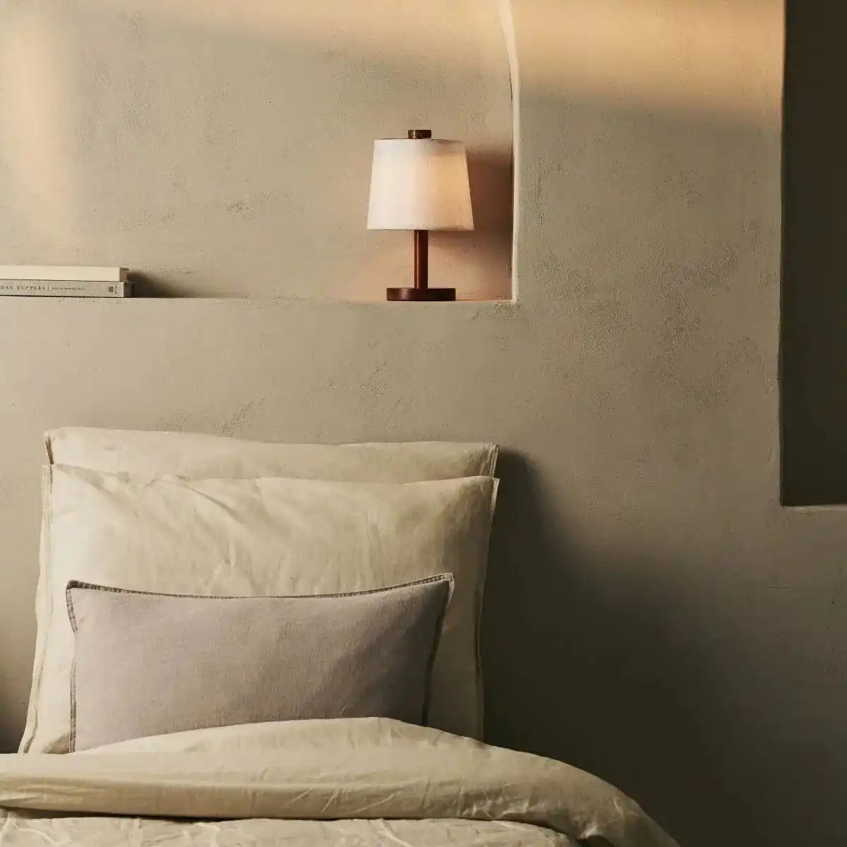 Rover Kastanienbraune Holzlampe - wiederaufladbar, schnurlos und dimmbarer Schatten