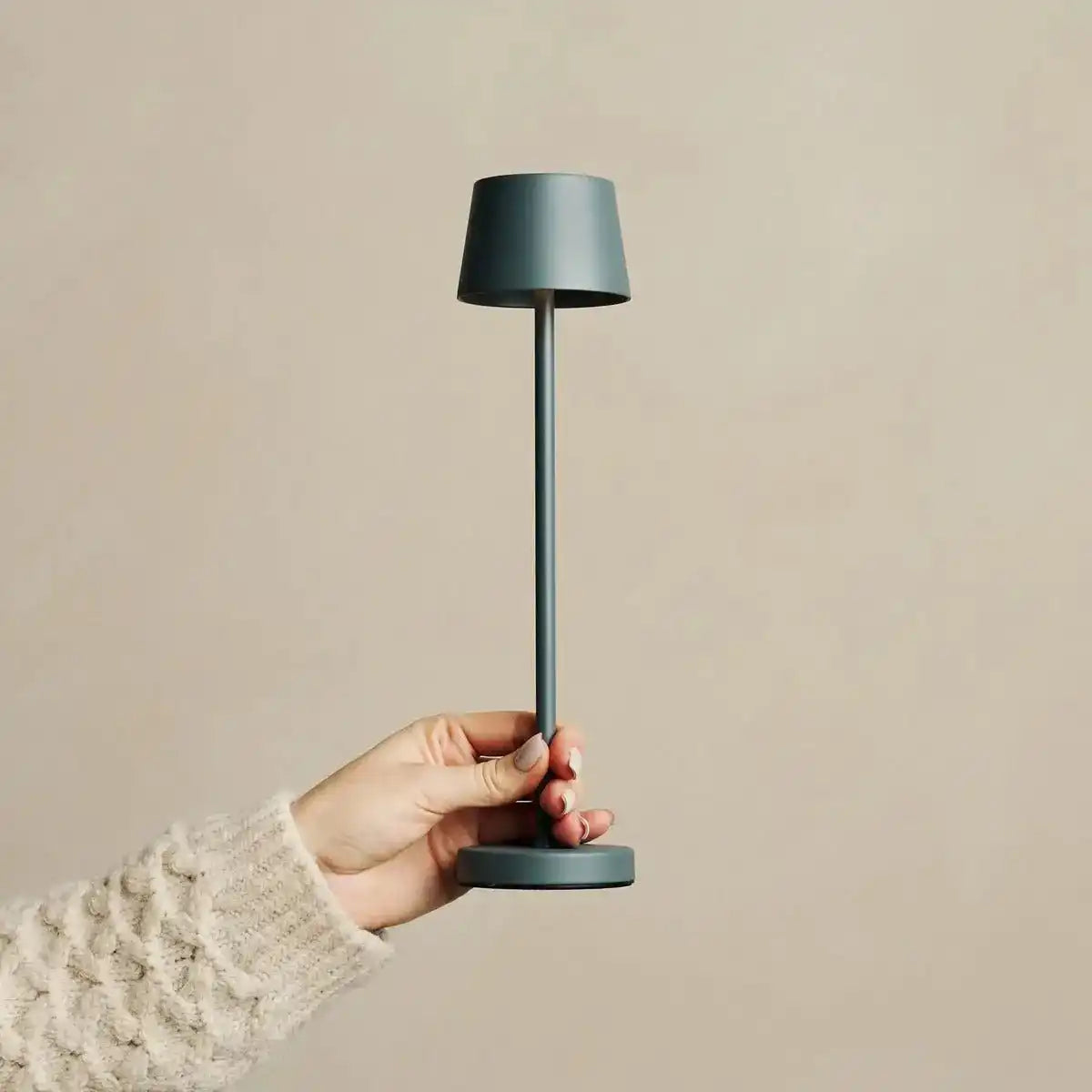 Combi Set Professional-4 x Vondel Mini Stone Grey Blehoargable Tischlampen & 1 x Amstel Wireless Ladestation mit Q1-Technologie